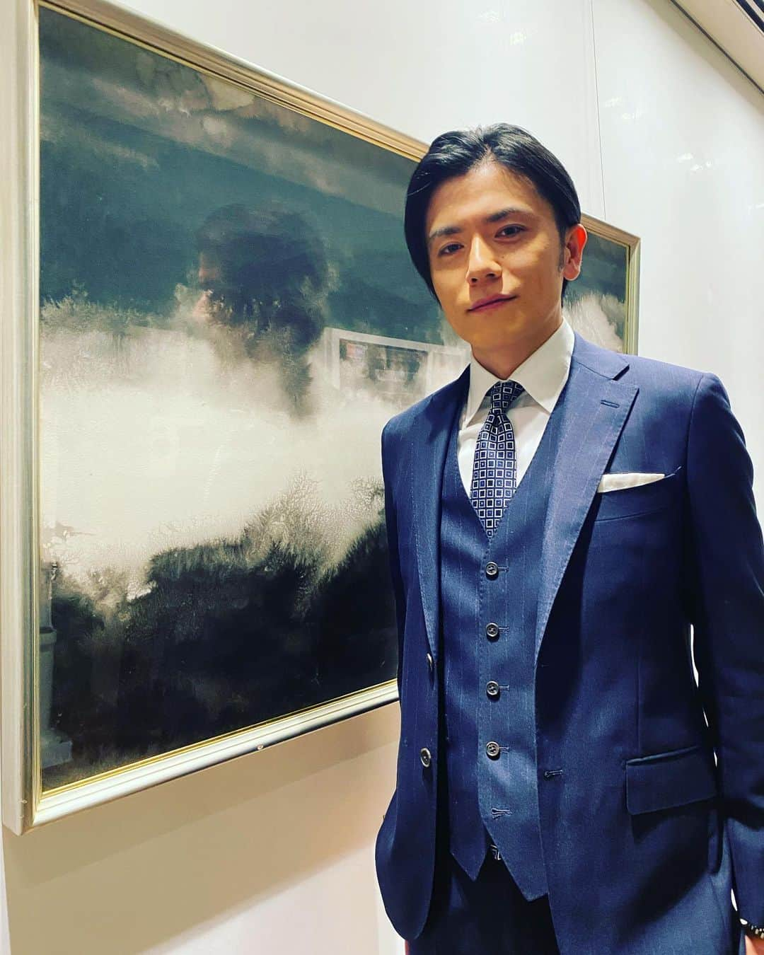 青木源太さんのインスタグラム写真 - (青木源太Instagram)「やっぱり古巣は良いね！そして3ピースは良いね！ #日テレで収録#後輩にも会えた#川畑一志アナ#伊藤大海アナ#久野静香アナ#河出奈都美アナ#に会えた#3ピーススーツ#髪伸びた」12月10日 20時33分 - aoki.genta