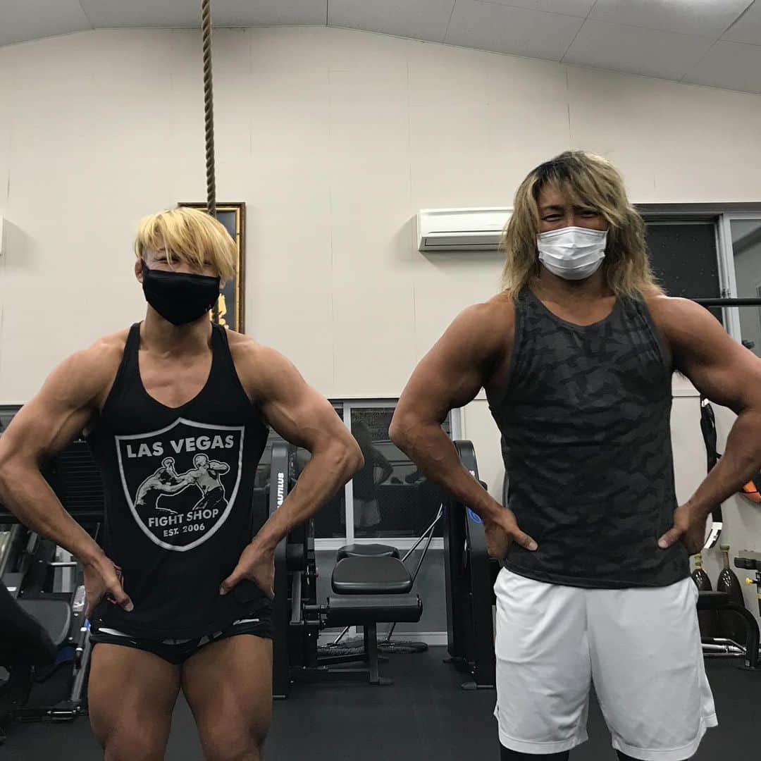 のインスタグラム：「棚橋さんと！ 今年も頑張ります！」