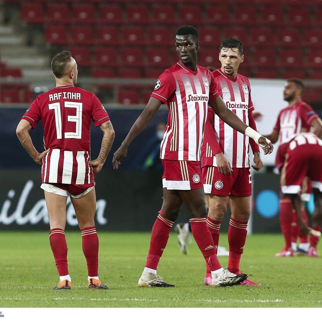 ヨゼ・ホレバスのインスタグラム：「Very disappointed with the result yesterday ,we need to make sure and we know we can do better ! We win togheter we lose together . Let’s stay focused on our next game .  👊🏽🔴⚪️」