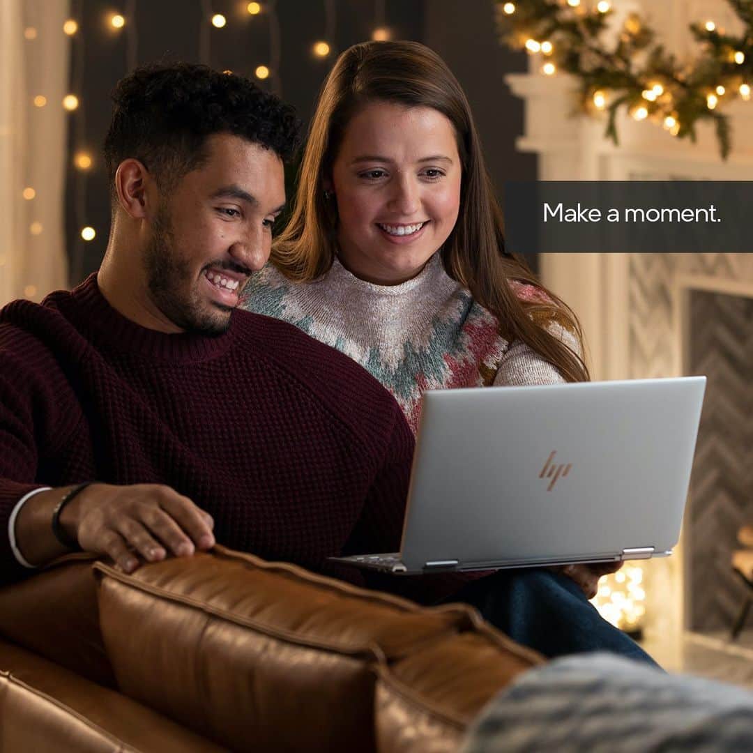 インテルのインスタグラム：「One of the most powerful things a laptop can do is connect people to those they love. So go ahead, make someone's holiday. #IntelEvo」