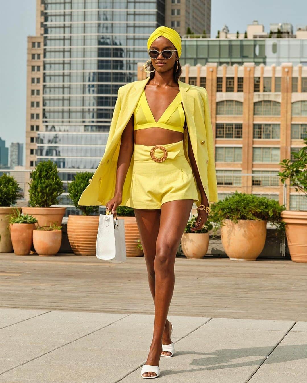 Fashion Weekさんのインスタグラム写真 - (Fashion WeekInstagram)「The color(s) of year from @pantone: ultimate gray and illuminating (yellow). Swipe to see how yellow trended at @nyfw in September.  Photo credits: @jasonwu captured by @_janekim; @bronxandbanco captured by @donstahl; @collinastrada and @bibhumohapatra images provided by the designers.」12月11日 2時02分 - fashionweek