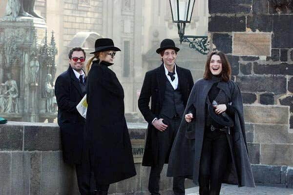 のインスタグラム：「Aww... #thebrothersbloom what a #wonderful #adventure I ❤️ this #gang #rachelweisz @rinkokikuchi @markruffalo @riancjohnson」