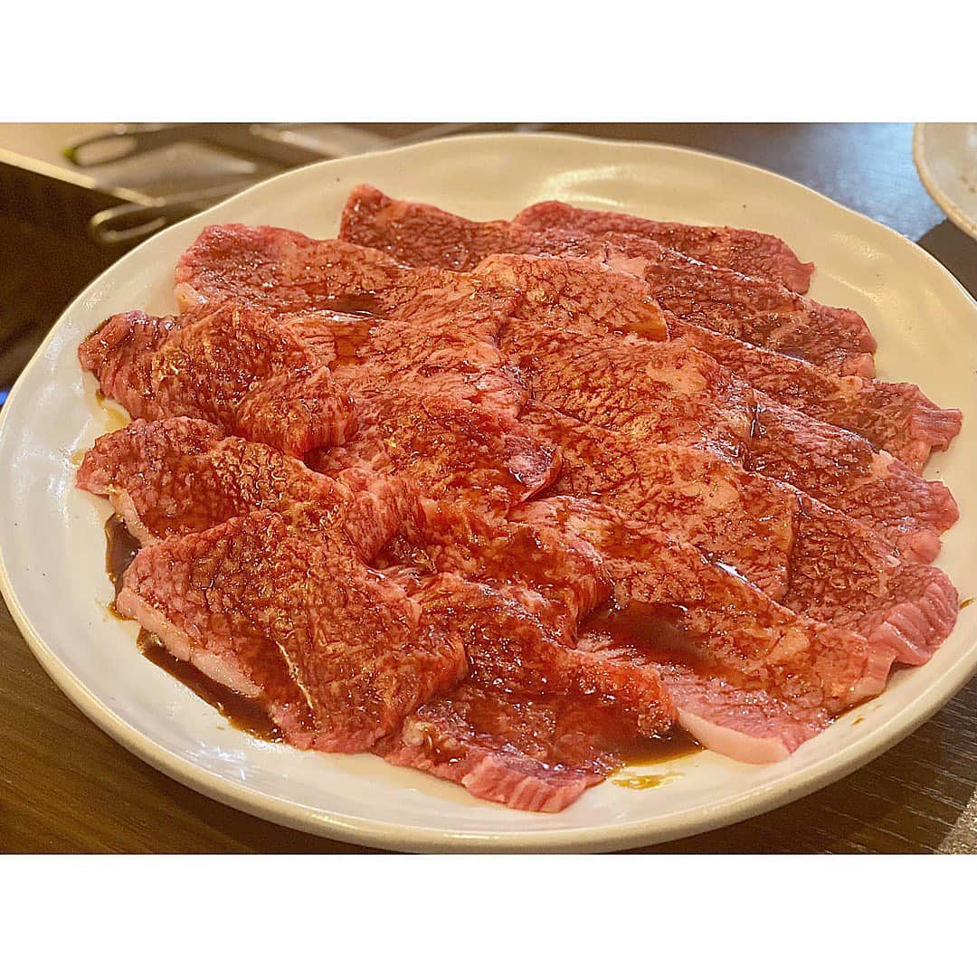 中田奈沙さんのインスタグラム写真 - (中田奈沙Instagram)「🐄🍚🐂🍚❤️ 飯田橋にある @takahiro_aoh と @t.rie_09 夫妻行きつけの 《肉ぼうず》に連れてってもらた☺️✨ 美味しいっ、うまいって我々合計何回言ったのでしょう🤣 お肉上質、ご飯ホクホク💯 もうすでに行きたい！ ごちそうさまでした🙏 . #奈沙ログ #奈沙ログin飯田橋 #奈沙ログin神楽坂  #やっぱり米が好き #noricenolife #歯はいらないシリーズ  #yakiniku #beef #iidabashi #foodie  #foodstagram #foodgasm #foodpic #instafood #foodporn #dinner #wagyu #焼肉 #肉ぼうず #飯テロ #激ウマ #飯田橋 #白米 #タン #ハラミ #カルビ #腹パン #ごちそうさまでした #和牛」12月10日 20時54分 - nasa_nakada