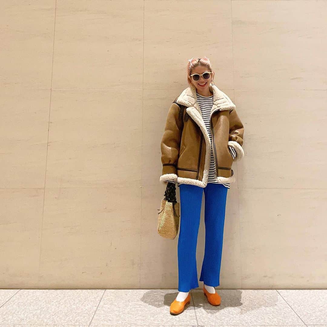 橋本江莉果さんのインスタグラム写真 - (橋本江莉果Instagram)「今日の😎🍊🫐﻿ ﻿ 冬服にラフィアバッグのバランスも好き👜👒💛﻿ ﻿ #coordinate #outfit #ootd #fashion #style #styling #winter #blue #orange﻿ ﻿ クレジットは #WEAR 👉🏻【erica0114】﻿ またはタップにて👆🏻📝」12月10日 20時56分 - erica_hashimoto
