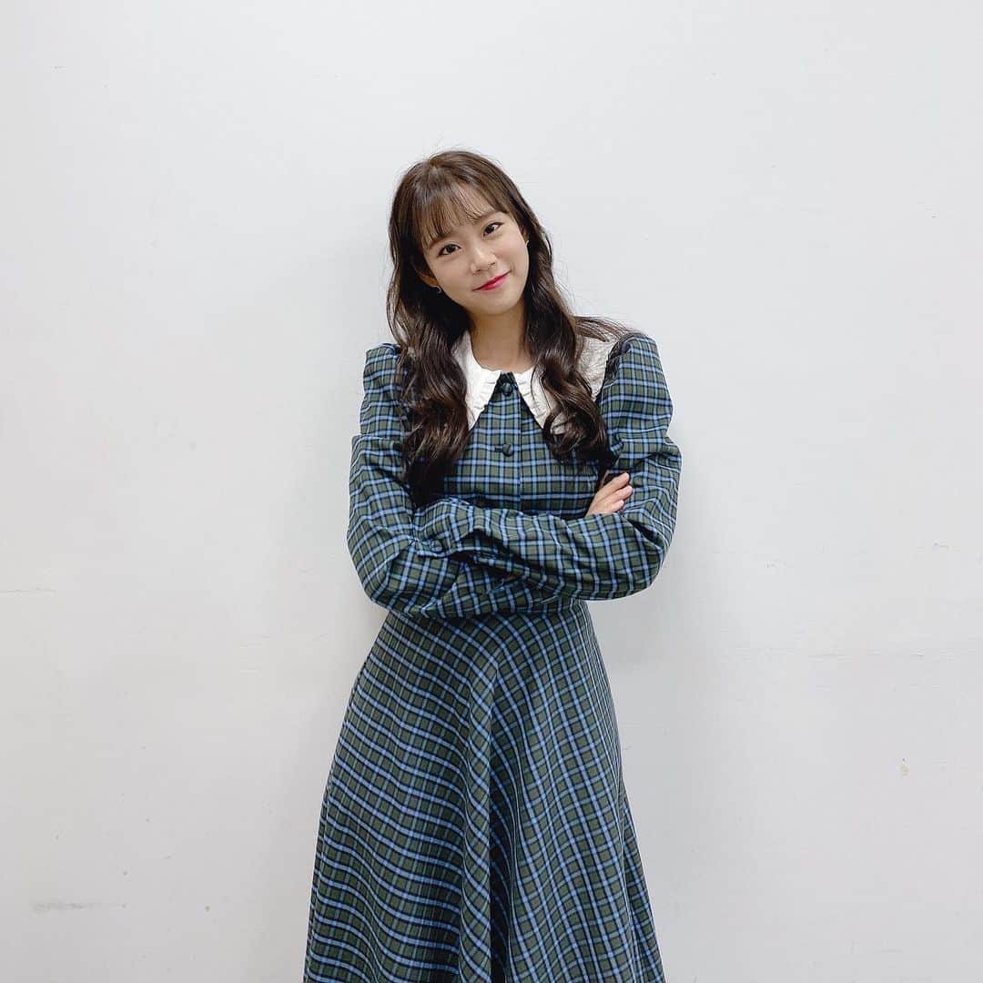 ハン・スンヨンのインスタグラム：「오랜만에 앞머리 잘랐다고 자랑자랑 지금 펫비타민 방송중!」