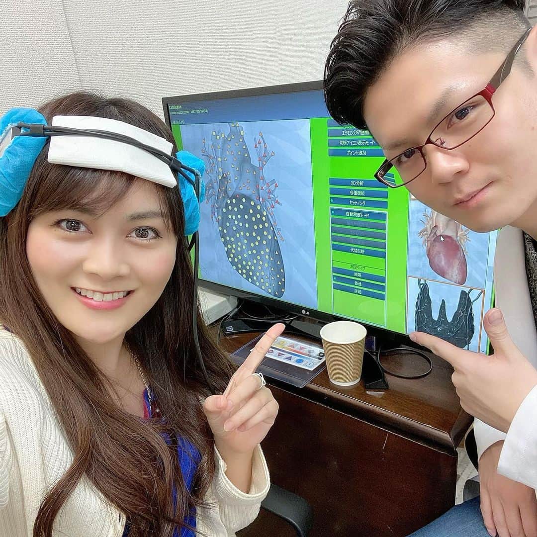 野本愛さんのインスタグラム写真 - (野本愛Instagram)「美容や健康への意識が高い人の中で注目されていて、﻿ ずっと気になってたメタトロンセラピーを受けてきたよー😃❣️❣️﻿ ﻿ メタトロンドットコム（@metatron.com_）さんが運営するサロンで受けました🥰✨✨﻿ ﻿ 人気で予約もなかなか取れないから受けられて本当うれしー😍💕💕﻿ ﻿ メタトロンは、ロシアで生まれた量子波動器で、100万人のデータベースと動植物や鉱物の周波数と自分の全身の周波数を比較して、﻿ 統計学的に今の体の状態を簡単にチェックできるの😃❣️﻿ ﻿ ヘッドホンをつけるだけだから、﻿ 痛みも何もないよ😃❣️﻿ ﻿ そして、たったこれだけで、﻿ 💎自分の体の弱い所やアンバランスな部分﻿ 💎将来かかりやすい疾患、﻿ 💎不調を招く原因、﻿ 💎不調に関係しているかもしれない﻿ 細菌・ウイルス﻿ 💎オススメの食材や食事﻿ 💎避けた方がいい食材や食事﻿ 💎自分に合う漢方生薬﻿ 💎自分に合うハーブ﻿ 💎自分に合うストーン (鉱石)﻿ チャクラが開いてるか﻿ ﻿ がわかっちゃうの😍✨﻿ ﻿ 私は貧血気味ということがわかったよ😲😲﻿ 自分では自覚がなかったから、﻿ びっくり❣️❣️﻿ ﻿ メタトロン受けなかったら、﻿ ずっと気がつかなかったと思う🥺💦💦﻿ ﻿ お水、タンパク質、鉄分をしっかりとって行こう〜🥰✨✨﻿ ﻿ あと、チャクラのチェックで、﻿ 経営者に大事な直感力もあるみたいでよかった🥰🥰💕笑笑﻿ ﻿ そして、波動が悪かった箇所を波動調整してもらって、自然治癒力を高めてもらいました😃✨✨﻿ ﻿ 成田童夢くんをはじめ、﻿ スポーツ選手やモデルさんも調整に来てるよ❣️﻿ ﻿ 50分で全身の健康チェックができるから、﻿ 体の不調の原因を知りたい方は👉 @metatron.com_ 見てね🐥﻿ ﻿ #メタトロン #ツヤ肌 #メタトロンドットコム #美容好き #漢方 #食べ物相性 #生活習慣 #予防医療 #wellbeing #メタトロンセラピー #アーユルヴェーダ #健康寿命 #体質改善 #レメディー #波動調整 #チャクラヒーリング #健康向上委員会 #未病 #pr」12月10日 21時43分 - himemode