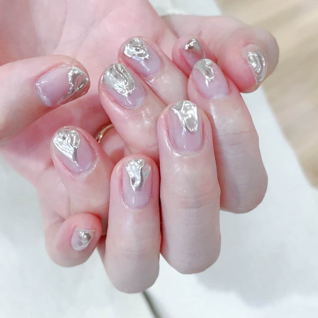 なかやまちえこさんのインスタグラム写真 - (なかやまちえこInstagram)「clear × silver✨⠀ ⠀ #nail #nails #nailart #ネイル #美甲 #ネイルアート  #japanesenailart #manucure #japanesenails #manicurist #gelnails #أظافر #네일아트 #미용 #vẽmóng #ngườiđẹp  #เพ้นท์เล็บ #искусствоногтя #artedeuñas #เพ้นท์เล็บเจล #ジェルネイルデザイン #ネイルデザイン #senikuku #nagelkunst  #ミラーネイル #mirrornails #metallicnails #メタリックネイル #清水佐紀 ちゃん @saki___shimizu」12月10日 21時36分 - chiekonakayama