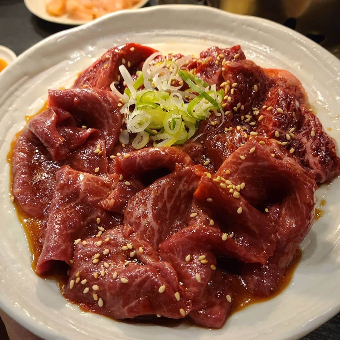 のインスタグラム：「『たから屋』月島にある美味しい焼肉屋さん！ここのお店はハラミがとても美味しいのです♪  もんじゃ焼きを食べ後にサクッと行けるお店♪  #月島 #月島厳選ホルモンたから屋 #たから屋#焼肉屋#焼肉 #ハラミ #レギュラー松本 #あるある探険隊#肉」
