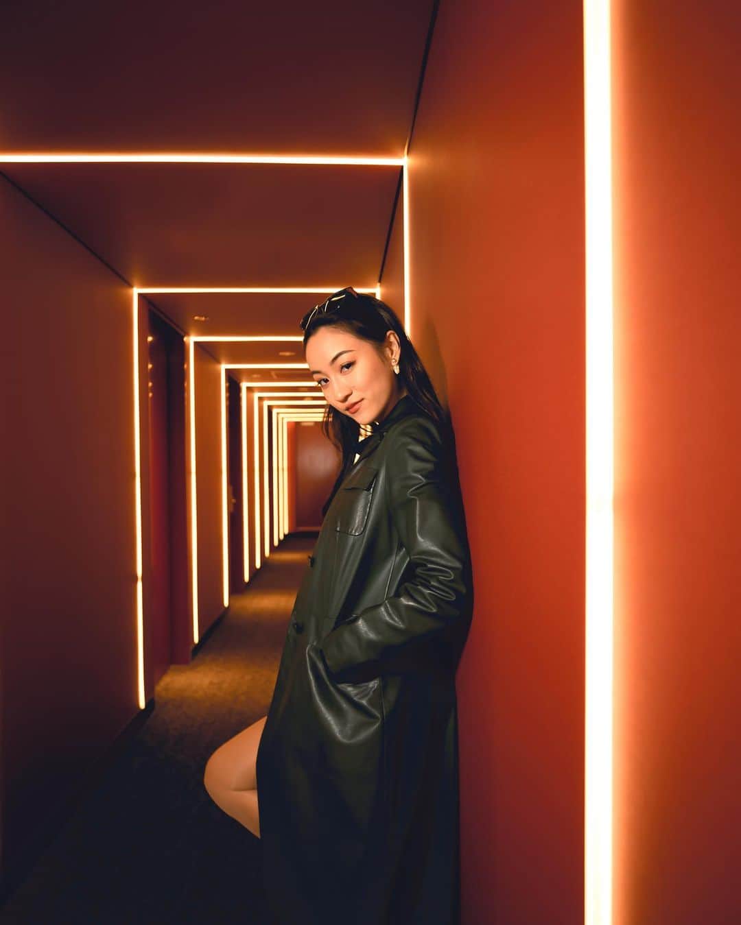 山中海輝のインスタグラム：「Walk this way.  #hotelhallways」
