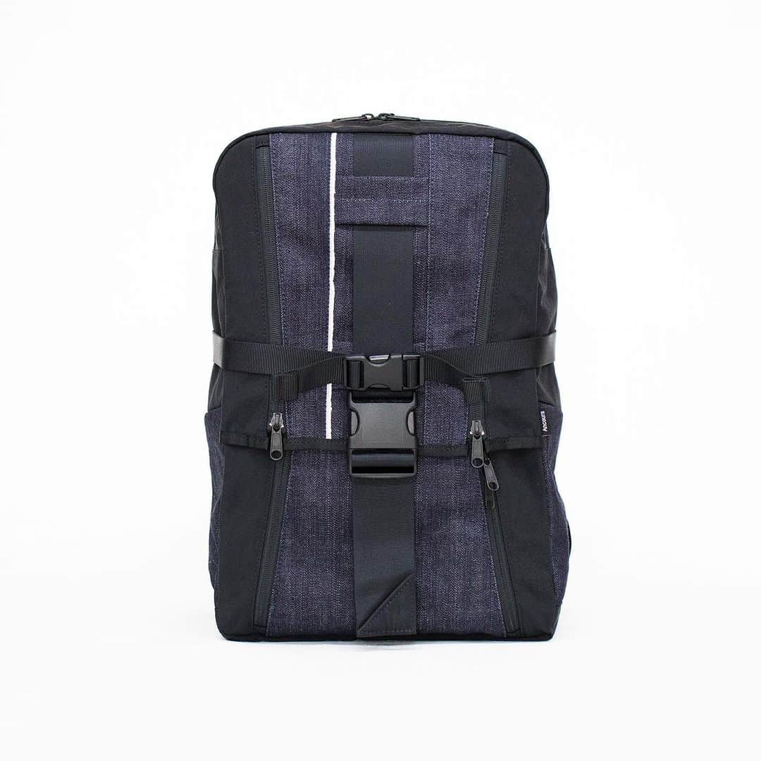 BASE（ベイス）のインスタグラム：「ac102 Daypack ／ cp/Ac official online store（@ancours_official）  ◤ 来年の自分へ向けて✨ 今年のご褒美に買いたい オンでもオフでも使えるバッグ ◢  パソコンも入る大きいサイズの鞄は カジュアルになりがち？🤔 大人こそ素材と洗練されたデザインで勝負！✔︎  ＜cp/Ac＞のデイパックは 世界が認めたデニムの産地の岡山県でつくられています。  愛着を持って、長く使える一品は 大事なひとへのギフトにもぴったり。  #baseec #baseecで販売中 #リュック #デニム #バッグ #通勤バッグ #クリスマスギフト #クリスマスプレゼント #自分へのご褒美 #ご褒美バッグ #リュック女子 #通勤コーデ」