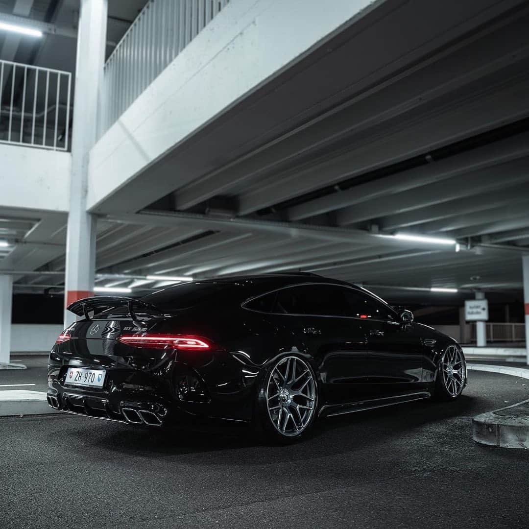 CarsWithoutLimitsさんのインスタグラム写真 - (CarsWithoutLimitsInstagram)「Mercedes AMG GT63S Photos @srs_swissrichstreets  #carswithoutlimits」12月10日 21時56分 - carswithoutlimits