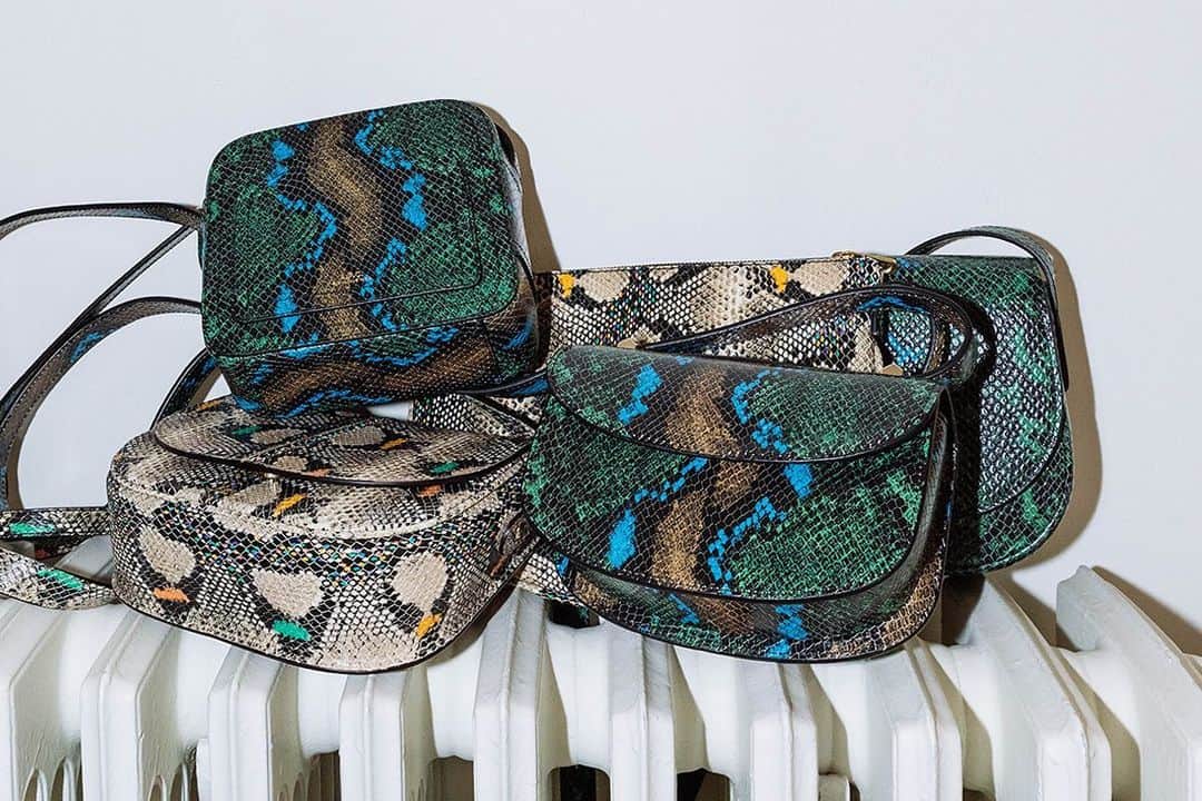 アーペーセーのインスタグラム：「A.P.C. ACCESSORIES FW20 ⠀ ⠀ A.P.C. bags embossed in python motif. Here are the Louisette bag and the Genève mini bag in dark green, the Betty bag and the Maelys bag in multicolour.  ⠀ Available in stores and at apc.fr ⠀ ⠀ #APC #APCaccessories #APCFW20 #APCbag #Genèvebag #Bettybag #Louisettebag #Maelysbag #Python」