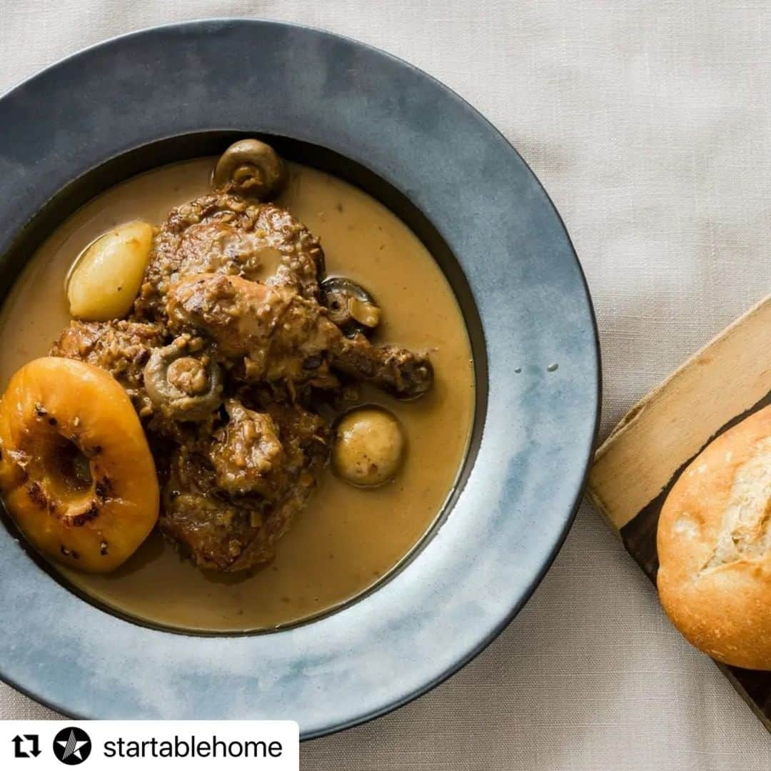 ブルックリンパーラー札幌さんのインスタグラム写真 - (ブルックリンパーラー札幌Instagram)「#Repost @startablehome with @make_repost ・・・ 【NEWS】 フランス食材のミールキット「フライパンで簡単フレンチ」を本日よりSTAR TABLE オンラインストアで販売スタート！ 真空で届く食材をフライパンで合わせるだけの簡単調理でお楽しみいただけます。 第一弾は寒い冬にぴったりな「カスレ」「鶏肉のソテー オージュ風」の2種をご用意しました！  ★詳しくはこちらの記事をご覧ください！▶︎bit.ly/37L1uak  STAR TABLE オンラインストア startablehome.com @startablehome  #startable  #スターテーブル #フライパンで簡単フレンチ #おうちでフレンチ ＃ミールキット  #フレンチミールキット #おうちディナー #贈り物 #ギフト #特別な時間 #おいしい #お取り寄せ #ライフスタイル #ワイン #ソムリエ #おうちごはん #週末 #料理 #シェフのディナー #食と音楽 #フルコース #週末ディナー #bluenotetokyo #ブルーノート東京」12月10日 22時11分 - brooklynparlorsapporo