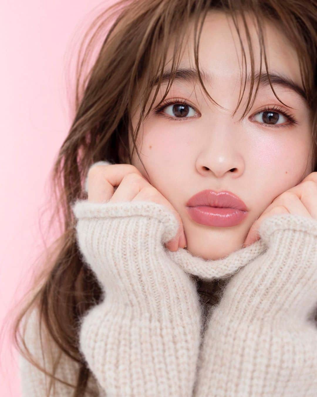 寺田茉布のインスタグラム：「美的2021年1月号 @bitekicom @seira_jonishi_tpd @yumi_hairmake @mikuogawa_stylist」