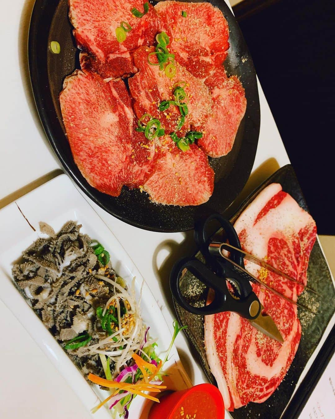 HIROさんのインスタグラム写真 - (HIROInstagram)「久しぶりのプライベート和歌山外食🥳 #和歌山グルメ #和歌山市 #外食 #久しぶり #焼肉 #焼肉屋 #個室」12月10日 22時37分 - hiro19770420