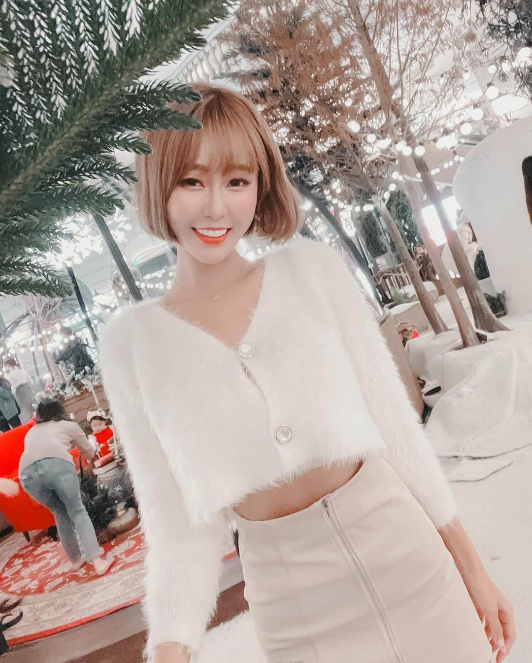 のインスタグラム：「最舒服的關係❤️彼此信任  謝謝你第一時間想到我 😊 . 地震大家都沒事吧？！ 我剛剛挑照片睡著，被震醒⋯ 超晃⋯ 住高樓更晃😓嚇死  希望大家也一切平安，安好」
