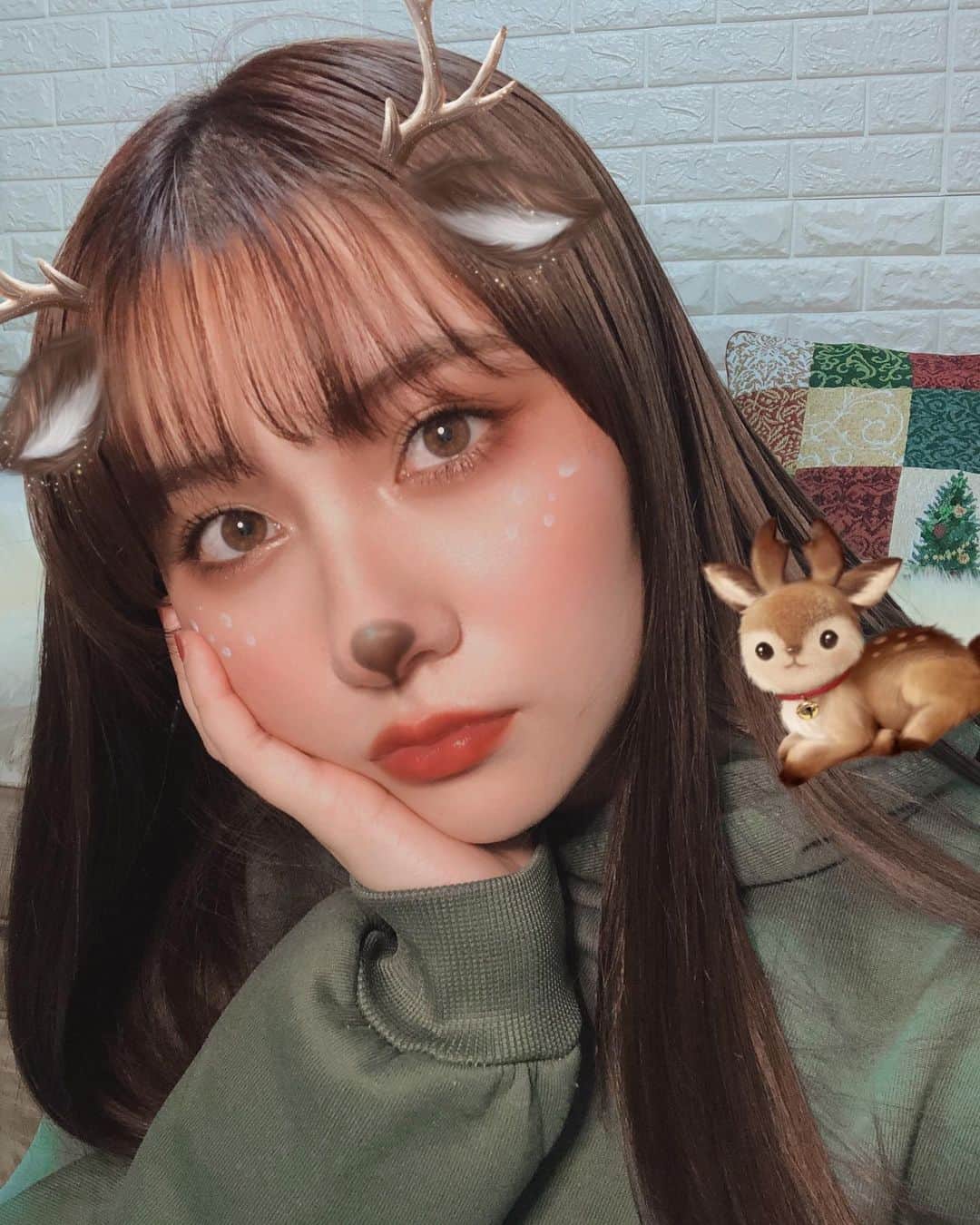 川添りなのインスタグラム：「トナカイになっちまった🦌🤎  #トナカイ #好き？ #サンタさんの方が好き？ もうすぐ #クリスマス #🎄 #snow #フィルター #最強 #instagood #instapic  #instalike #insta  #xmas #christmas #green #cute #filter」