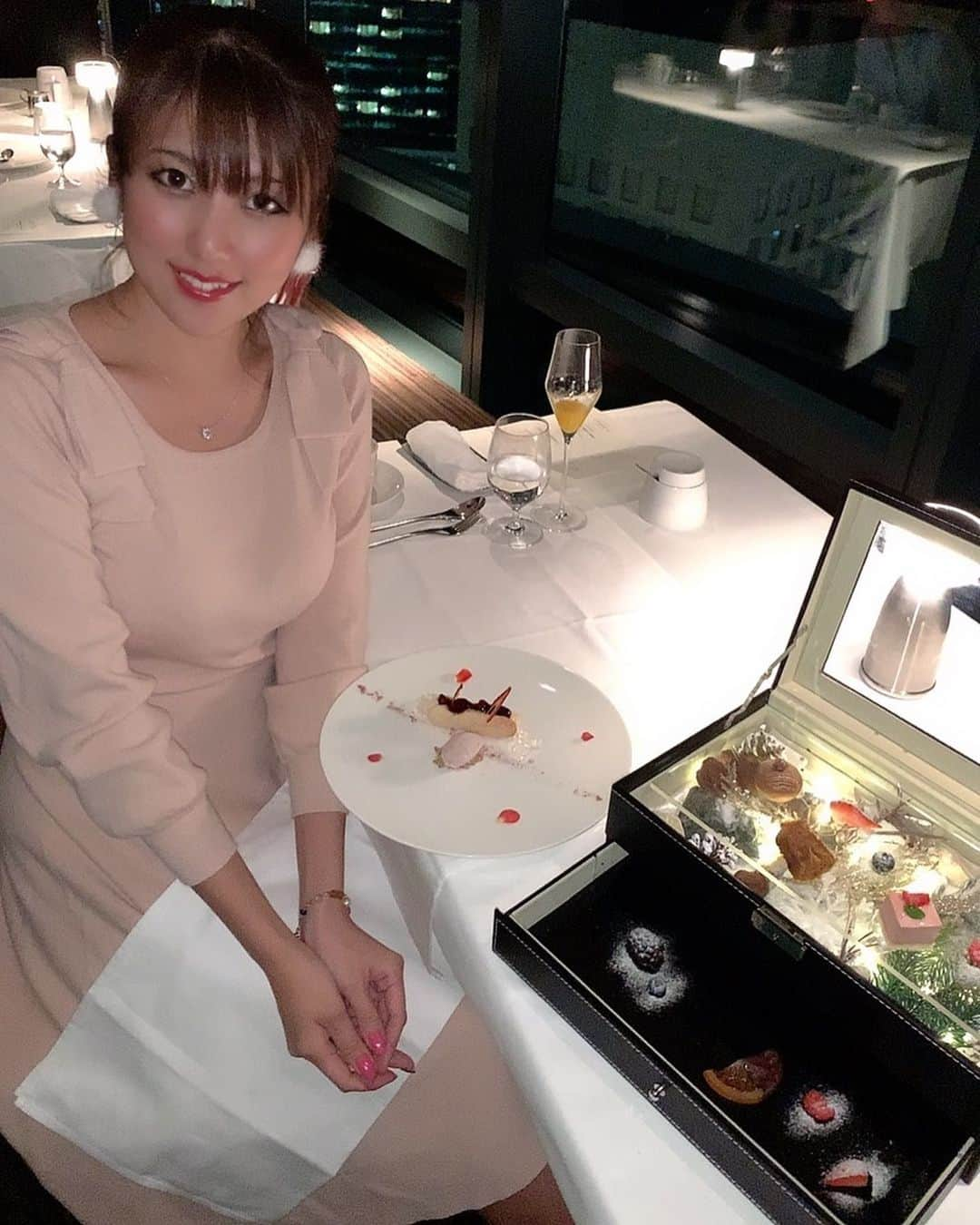 神谷麻美さんのインスタグラム写真 - (神谷麻美Instagram)「#fishbanktokyo でディナー💖🍷✨ 料理全部とても美味しかったです💓🍽💓✨ 大好きなフォアグラのポアレも食べれて、幸せ🥰💓✨  #東京タワー の目の前でとても綺麗な夜景でした🥰💗🌃🌟✨   #東京グルメ #夜景の見えるレストラン  #クリスマスディナー」12月10日 23時25分 - asamice428