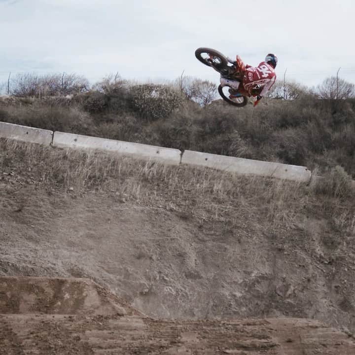 ケン・ロックゼンのインスタグラム：「Fun transfer we did at the test track. Let’s Free Ride! 🤙🏽 📽 @aj_sjostrom」