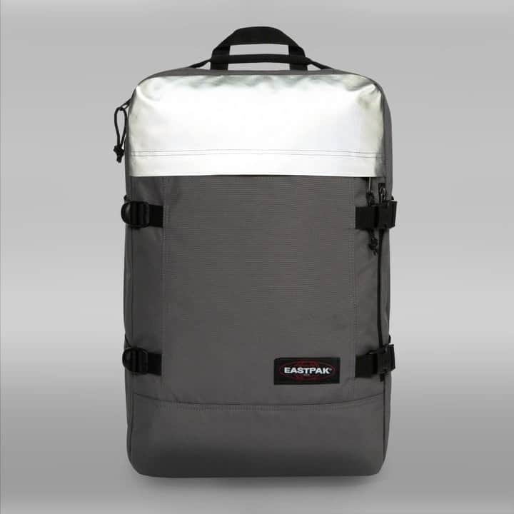 イーストパックのインスタグラム：「Stand out and be seen with our convertible backpack from our Reflective collection. Style the Tranzpack as a backpack or carry it as a duffle bag #builttoresist #eastpak #festive #gifts #holidayseason」