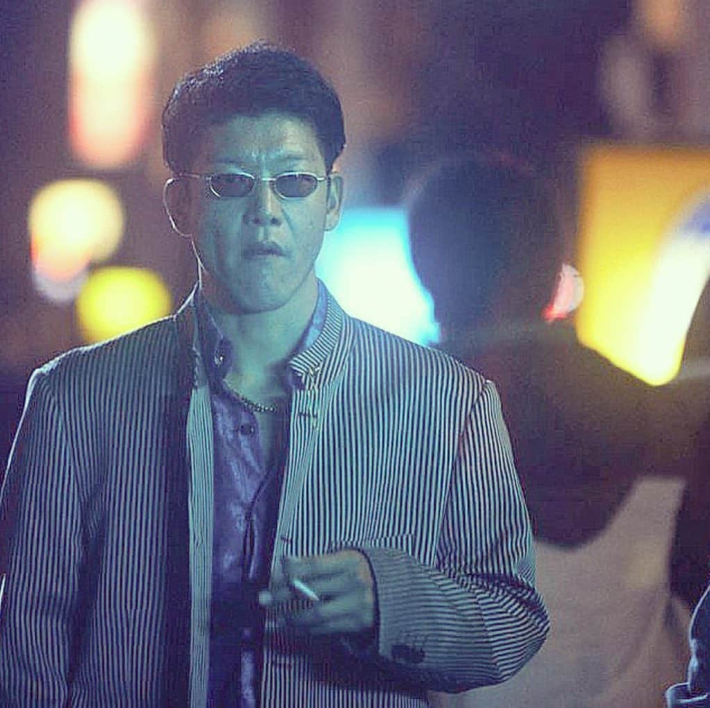 駿河太郎のインスタグラム：「映画　『ヤクザと家族』@yakuzatokazoku_movie2021   【#川山礼二 / #駿河太郎】 侠葉会 若頭。 加藤の下で若頭として山本（#綾野剛）に牙を向ける役柄で出演しております  #ヤクザと家族  #2021年1月29日公開   #綾野剛 #舘ひろし #尾野真千子 #北村有起哉 #市原隼人 #磯村勇斗 #寺島しのぶ #藤井道人 #家族 #絆  藤井監督 @michihito_fujii の才能が爆発です お楽しみに〜‼️」
