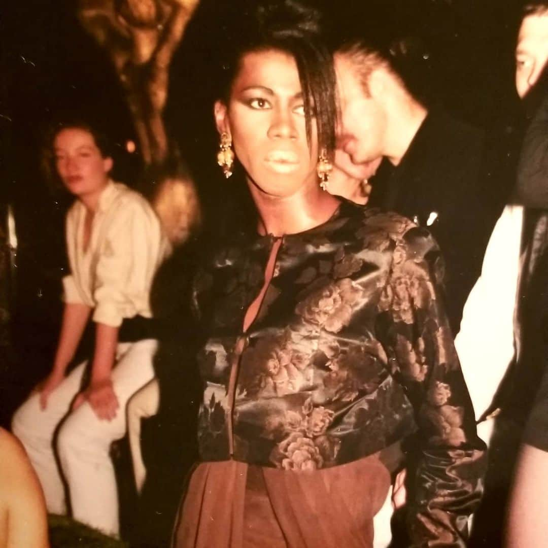 J・アレキサンダーさんのインスタグラム写真 - (J・アレキサンダーInstagram)「Preeee Pandemic  GoodMorning Afternoon and Evening friends and fans its #tbt🖤 and im throwing back this thursday to 1993 parís fashionweek  nightclub #LeQueen   #fashion #fashionstyle #couturegowns #couturedress #silk  #silkbrocade #silkchiffon  #topmodel #drag #crossdressing #MissJ  #missjayalexander #1993 #parisfrance #parís #lequeen #nightclublife #nightclub #gayclub #catwalk  #jaywalking  #runway #bolero #bolerojacket」12月10日 23時57分 - miss_jalexander