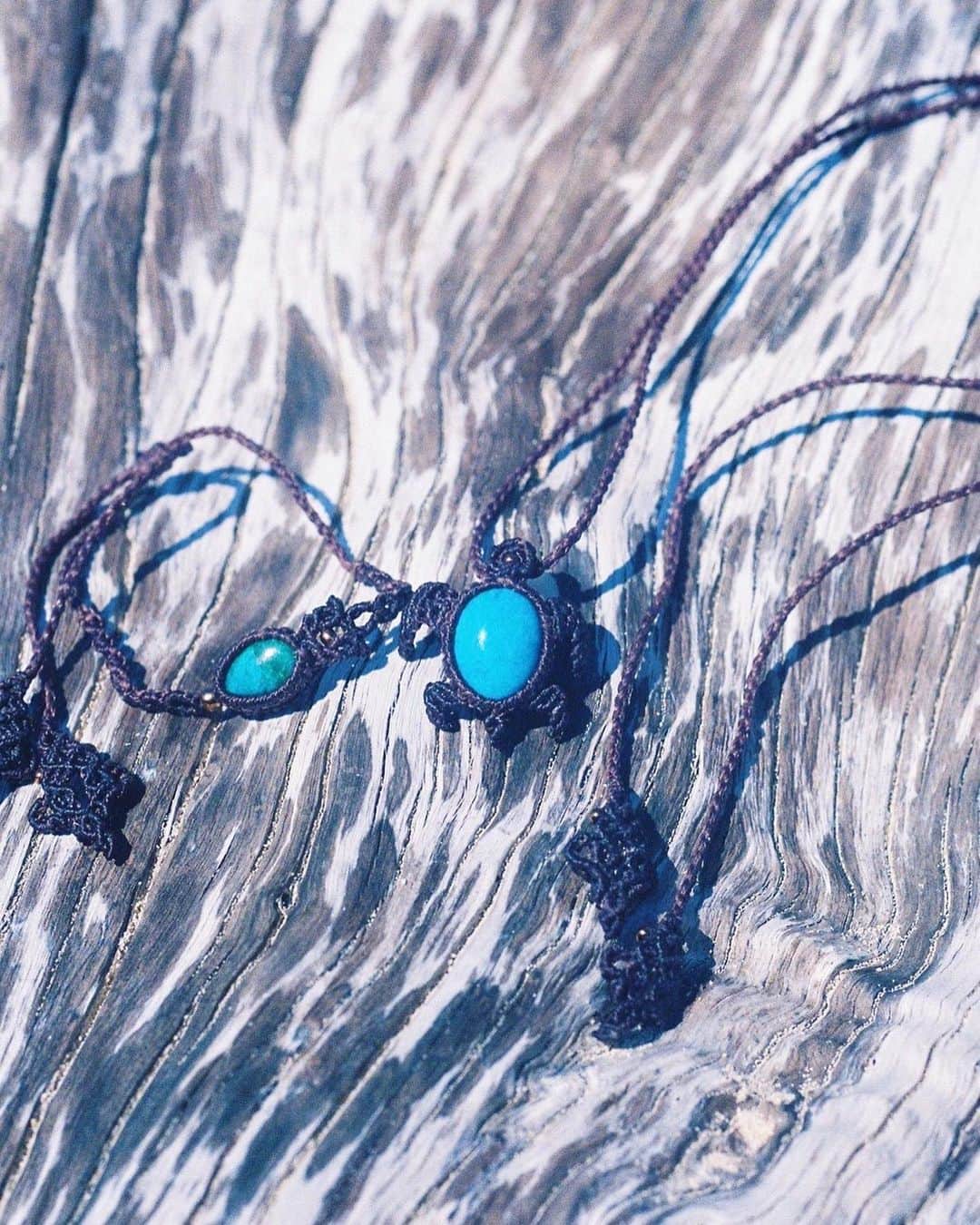 Joe Ideさんのインスタグラム写真 - (Joe IdeInstagram)「ターコイズ👗🦋🌎🌊 ウミガメのネックレスと それに合わせて作ったブレスレット🥰 こちらはお嫁入りしております🙇 ありがとうございます😊」12月10日 23時59分 - joe__ide
