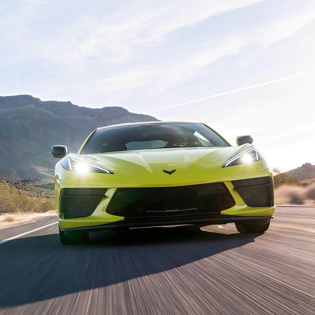 Corvetteのインスタグラム：「Legendary power starts with the rev of the engine. #Corvette #Stingray #Vette #C8」