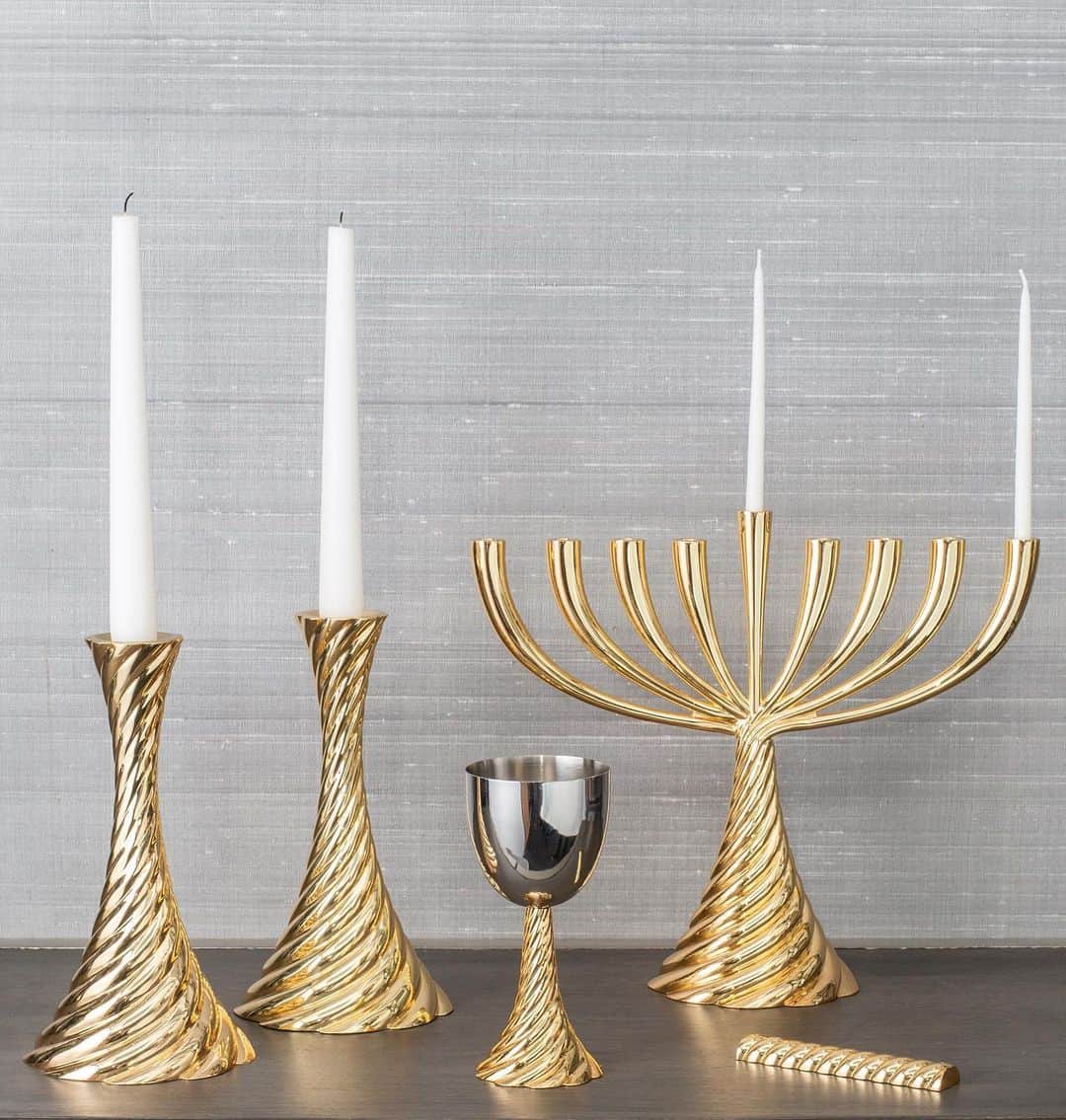 Saks Fifth Avenueさんのインスタグラム写真 - (Saks Fifth AvenueInstagram)「Celebrate the first night of #Hanukkah by gifting someone you love @michaelaram's brilliantly designed Menorah to light their holiday, home and life. #SaksHoliday」12月11日 0時21分 - saks