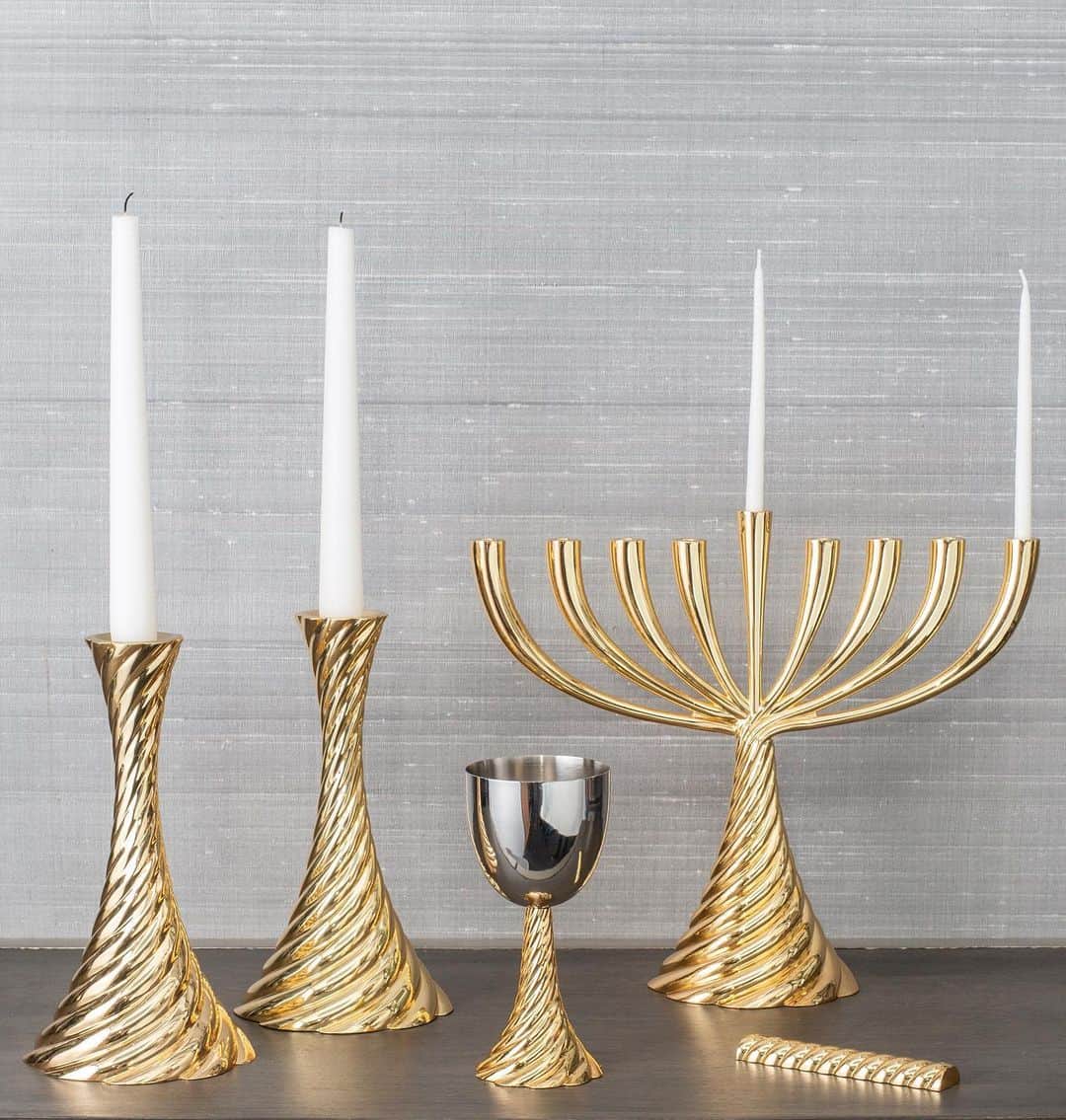 Saks Fifth Avenueのインスタグラム：「Celebrate the first night of #Hanukkah by gifting someone you love @michaelaram's brilliantly designed Menorah to light their holiday, home and life. #SaksHoliday」
