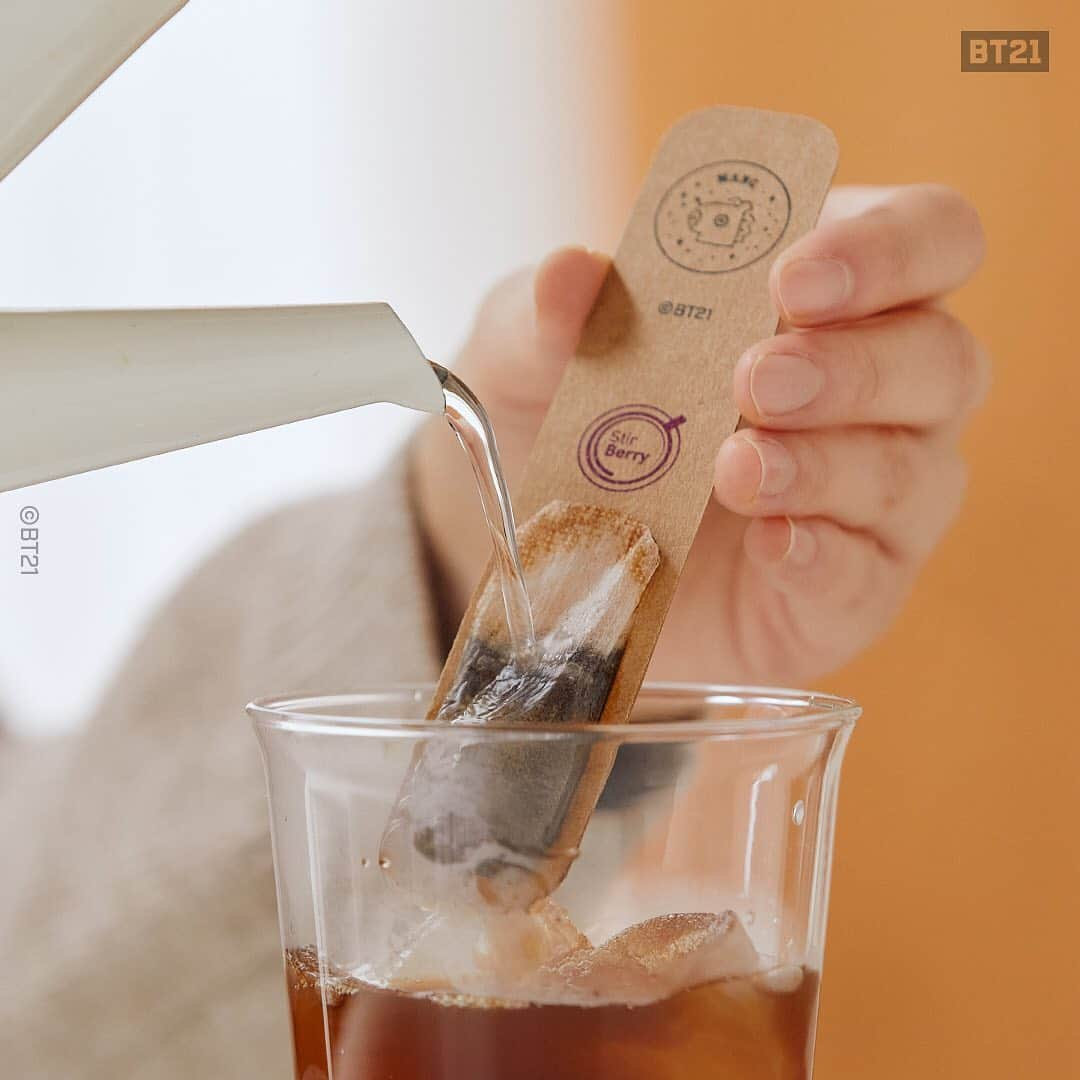 BT21 Stars of tomorrow, UNIVERSTAR!さんのインスタグラム写真 - (BT21 Stars of tomorrow, UNIVERSTAR!Instagram)「Make some coffee. Own the day. ☕️ ⠀ BT21 Stick Coffee Set ⠀ ✔️Mild? Dark? It's your call ✔️Convenient individual packs ✔️Blends quick and easy ⠀ Shop now > Link in bio ⠀ #BT21 #coffee #cafe #brew」12月11日 11時08分 - bt21_official