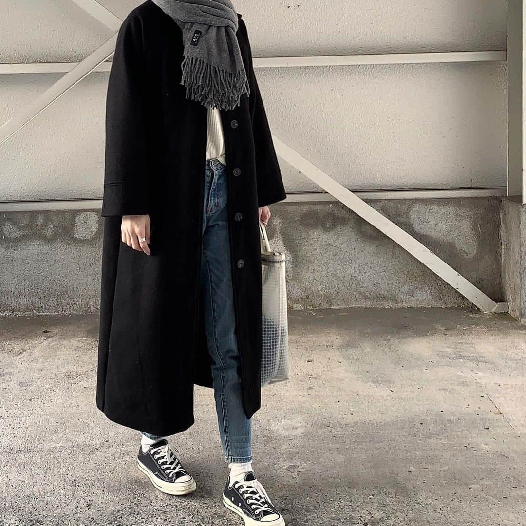 Mie Kawanoのインスタグラム：「毎年同じコーデしてる𓂃𓂂  #coordinate #code #converse #コーデ#コーディネート#instagood #instafashion」