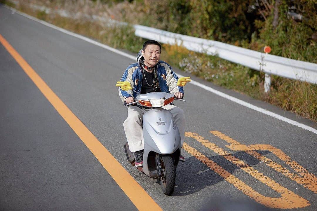 藤井道人さんのインスタグラム写真 - (藤井道人Instagram)「『ヤクザと家族 The Family』 映画を彩る、唯一無二の俳優部たち。そして、12/18(金)よりYouTube特別番組『週刊ヤクザと家族』の配信決定！(名前w)  初回配信を前に、 本日11日(金)13時より、第0回 赤ペン瀧川 さんによる本作の映画添削を配信します！是非ご覧ください☺︎ https://yakuzatokazoku.com  #駿河太郎 #豊原功補 #岩松了 #菅田俊 #康すおん #二ノ宮隆太郎  #ヤクザと家族 #2021年1月29日公開」12月11日 10時06分 - michihito_fujii