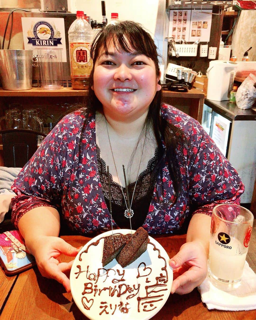 飴宮さゆりさんのインスタグラム写真 - (飴宮さゆりInstagram)「昨日はお友達のお誕生日をお祝いしに二人で肉寿司へ行ってきました‼️ 平日なので空いててよかった🤣🙏 エリナお誕生日おめでとう🎉🎊🎂 沢山お話しもして、本当に友人のありがたみを感じる一日でした今年も宜しくね‼️  そしてついに来週Live配信アプリビゴライブより、 🍭🐯Candy&Tigerコラボ配信決定🐯🍭 《2020.12.19（土） 19:00〜キャンディ枠にて》 元女子プロレスラー兼女優兼webデザイナーのキャンディが某団体タイガーマスク様をお迎えし愉快にコラボ配信します✨トークテーマは格闘技秘話を始め日常のお話、最近ハマっている事まで幅広くお話出来たらと思っております‼️ プロレスが詳しくないあなたもきっと楽しめる筈😊🍭🐯是非お待ちしております👏✨  #お誕生日 #bigolive #ビゴライブ  #プロレス #格闘技  #CANDY #飴宮さゆり #Tiger様 #Live配信 #俳優 #女優 #webdesigner」12月11日 10時00分 - amemiya_sayuri1023