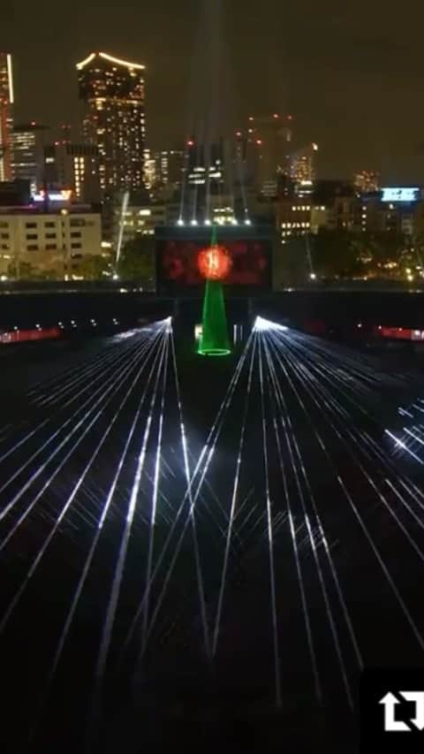ながしまみのりのインスタグラム：「#repost @yorunoyo2020 ﻿ 12/7-12/12、横浜スタジアムでもヨルノヨが体験できます。﻿ 横浜スタジアムで開催されている「BALLPARK FANTASIA Vega Luminique」にて、﻿ ヨルノヨの5分間の演出”NIGHT VIEWING”と連動した演出”yorunoyo luminique”の音楽を担当しました。﻿ 30分に1回訪れる5分間のNIGHT VIEWINGの時間は新港中央広場をはじめとして横浜の各所で一斉に光と音の演出が体験できます。 ﻿ わたしがつくった曲は、12/12までは横浜スタジアムでも聴けます！（スタジアム用にMIXもし直してます）﻿ ・﻿ I composed music for "yorunoyo luminique", a production linked to yorunoyo's "NIGHT VIEWING" at the "BALLPARK FANTASIA Vega Luminique" being held at Yokohama Stadium.﻿ ・﻿ ヨルノヨも開催期間が半分を過ぎました。﻿ コンセプト段階から構想していた通り、一味違ったイルミネーションイベントになっていると思います。﻿ ヨルノヨ自体も12/26までなので、横浜に行かれる際はぜひ体験してください❄﻿ ・﻿ #ヨルノヨ﻿ #yorunoyo﻿ #ボールパークファンタジア﻿ #BALLPARKFANTASIA﻿ #ベガルミ﻿ #横浜﻿ #yokohama﻿ #横浜スタジアム﻿ #ハマスタ﻿ #イルミネーション﻿ #illumimation﻿ #installation」