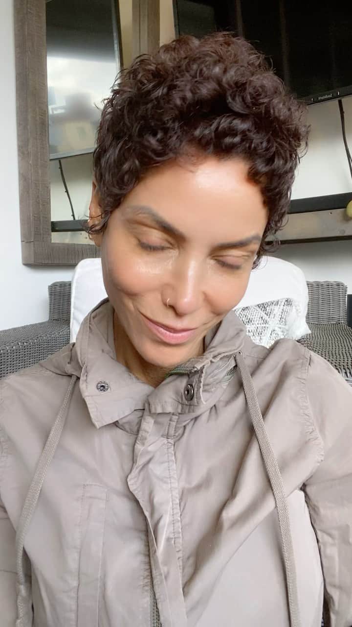 ニコール・ミッチェル・マーフィーのインスタグラム：「No promo code needed  follow @flpbynicolemurphy」