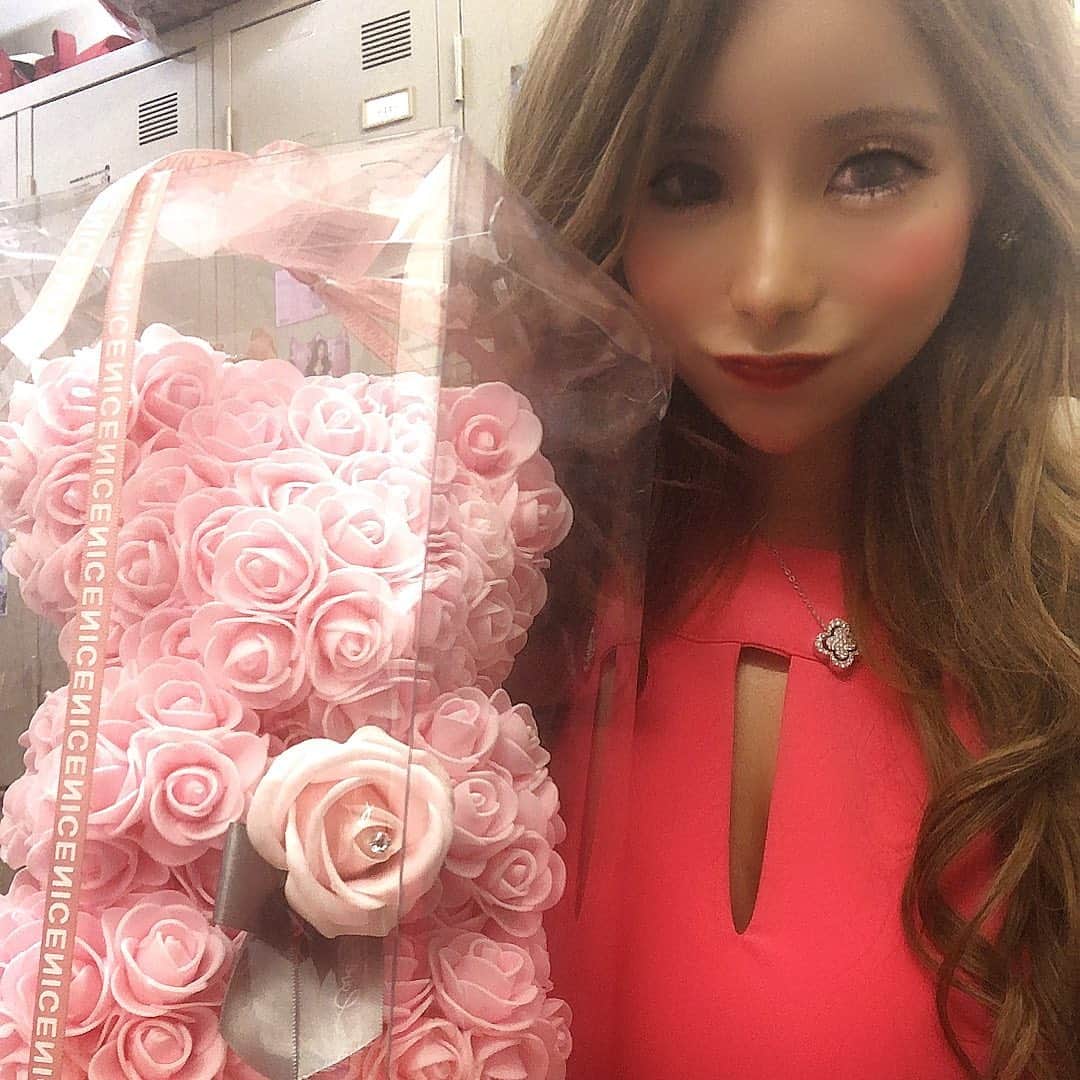 のインスタグラム：「もらった🎀🧸💗  嬉しい！！！  ベアローズが すきなんだ💗  ありがとございます💋  #ベアローズ」