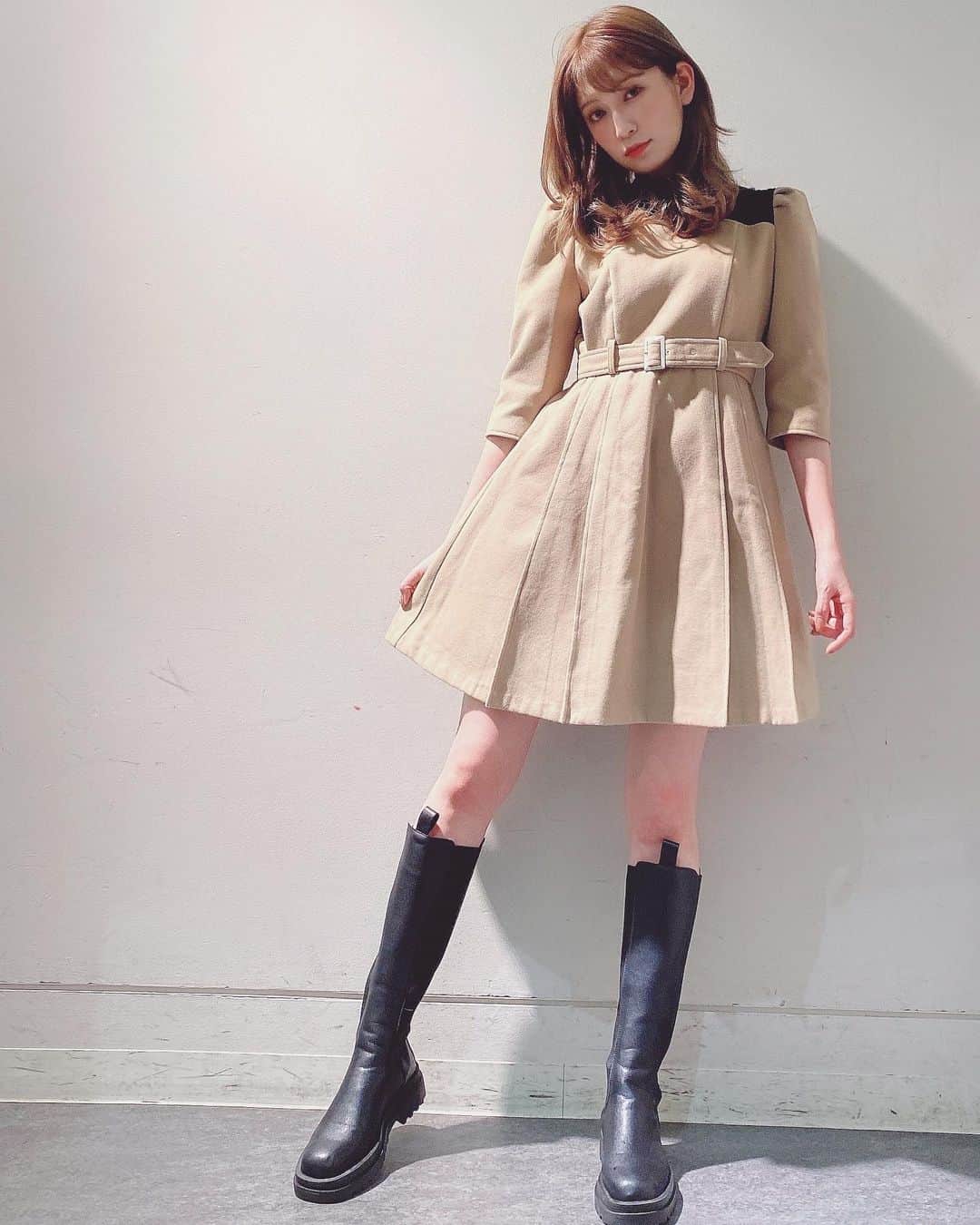 吉田朱里さんのインスタグラム写真 - (吉田朱里Instagram)「#eatmejapan の ワンピかわいすぎる🤎🤎 #amail のブーツ履きやすすぎて 毎日履いちゃう。 そんな私の最近の私服です👶🏻🤍」12月11日 10時34分 - _yoshida_akari