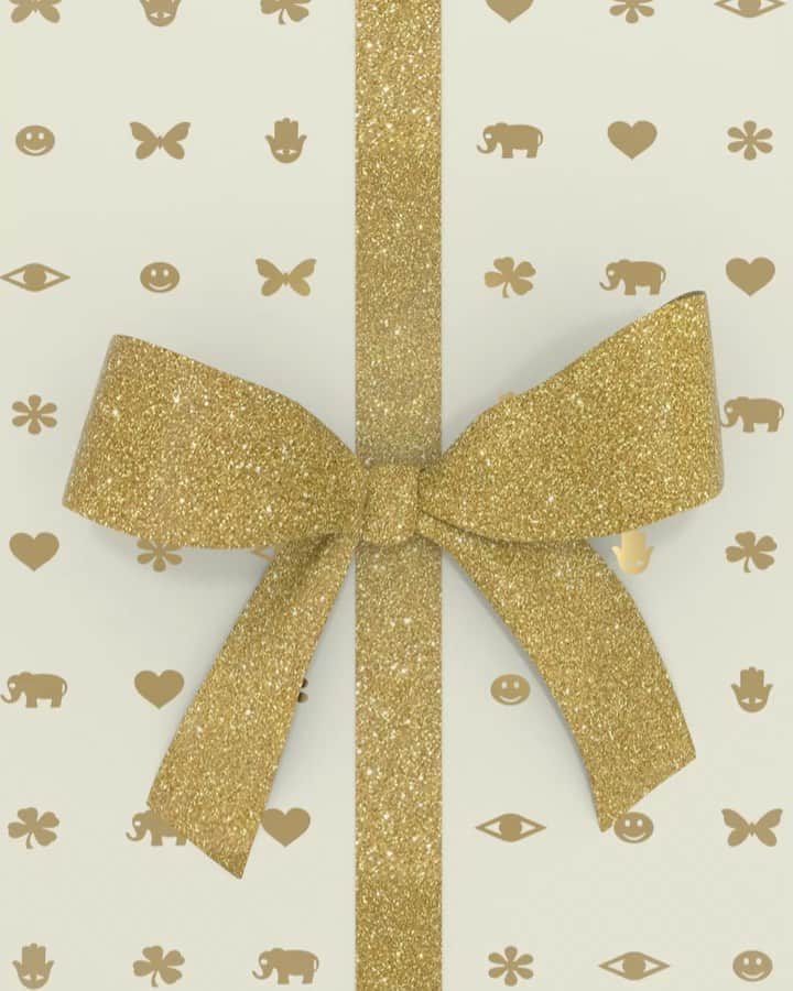 のインスタグラム：「Introducing: 7 Days of Sydney Evan. Join us on our stories starting today through December 16th to unwrap some of our favorite pieces to gift this holiday season.✨」