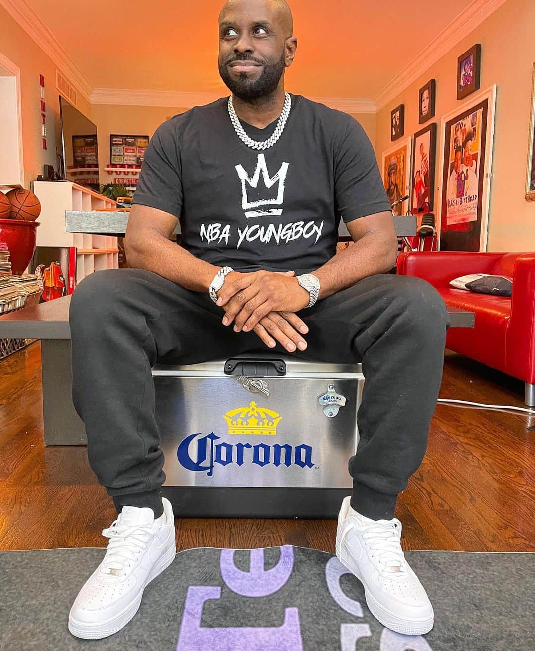 ファンクマスター・フレックスのインスタグラム：「FUNKFLEX IG LIVE NOW! STILL SWOLLEN!   Dakiti Remix! @badbunnypr x @jhaycortez x @iamj.i   New @iamdjkid x @pontiacmadeddg   New @hoodcelebrityy」