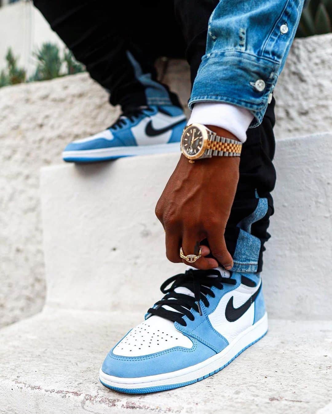 Sneakgalleryさんのインスタグラム写真 - (SneakgalleryInstagram)「On foot look at the Air Jordan 1 #UNC scheduled to release February 20, 2021 🥶🥶❄️❄️.」12月11日 10時48分 - sneakgallery