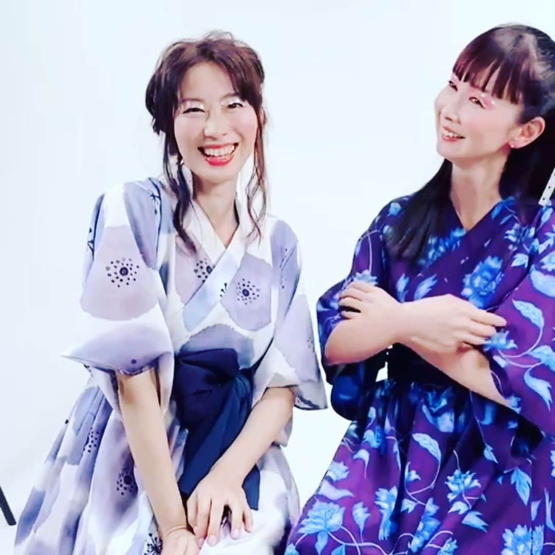 佐藤康恵さんのインスタグラム写真 - (佐藤康恵Instagram)「ROUROU 20周年記念スペシャル❣️ 動画配信スタート♡ー！  https://youtu.be/Xxd0asYskdk  佐藤康恵、モデル出演しました！  10代からのお付き合いのROUROU デザイナーマキちゃんとは、昔、日清カップヌードル「ラ王」のコマーシャルに出演していました❣️ 再現Vも観れるかな！ マキちゃんのデザインするネオアジアは活き活きとしたファッションで大好き❤💕😘 ぜひぜひ観てね〜〜❣️ #rouroujapan #yokohama #おめでとう #20周年 #yasuesato #佐藤康恵 #早園マキ」12月11日 10時53分 - yasuesato.official