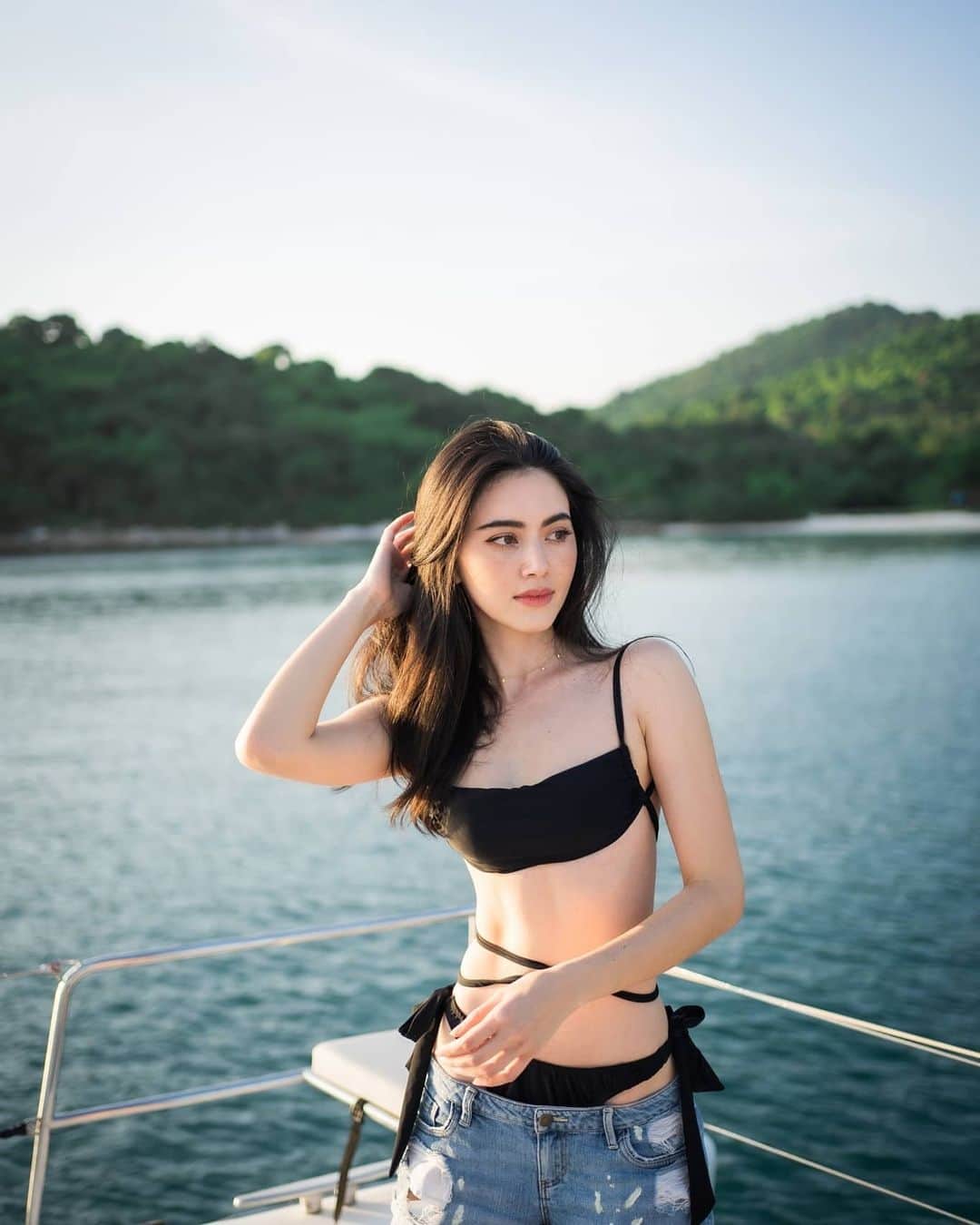 マイ・ダーウィカーのインスタグラム：「ถ้าสตอรี่เธอยังว่าง...ลงรูปเราบ้างก็ได้นะ คริคริ 🤭❤️🌻✨☁️ ปล.แวะกลับไปทะเลแปป555」
