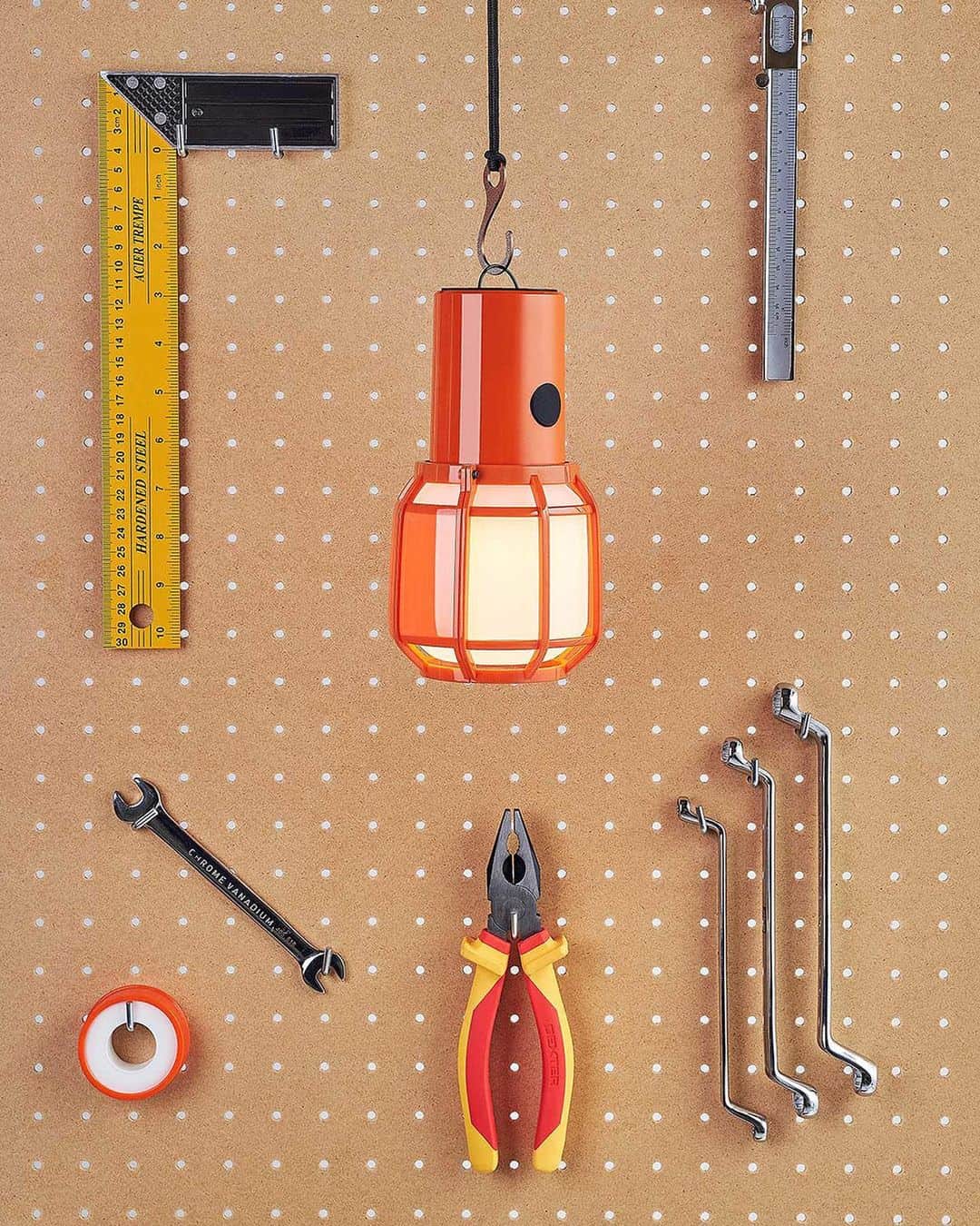Design Milkさんのインスタグラム写真 - (Design MilkInstagram)「Chispa (“spark”) ✨ is a brand new portable, waterproof lamp for indoor + outdoor use, designed by @marsetbcn. Available in orange, blue, green, and a special black finish with copper details and designed in collaboration with the Barcelona automotive brand @cupra_official. Reminiscent of a garage #lamp, Chispa is lightweight and useful, with 3 different light levels and 4 different colors for various settings and moods. 💡 It’s a warm, sophisticated LED lamp protected by a revolving grate, with a built-in hook that allows the fixture to be hung anywhere. Whether you need extra light over the workbench 🔧 outside your camping tent ⛺️ or in the backyard. ✔️ \\\ Stay tuned - Chispa is coming this year! #marset #takingcareoflight」12月11日 2時07分 - designmilk