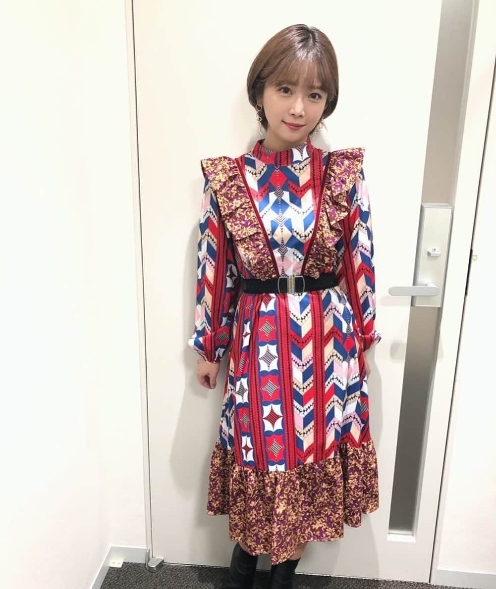 紗倉まなさんのインスタグラム写真 - (紗倉まなInstagram)「マトリョーシカっぽいねって言われたお洋服でした🪆色合いがとってもかわいくて心、胸、トキメキ…持ち帰りたくなりましたが、衣装なのでちゃんと拝んでからスタイリストさんに返しました🙋‍♀️✨今日もアベプラご覧いただきありがとうございました。  #アベプラ #abemaprime #abematv #最近は曜日ランダム出演🙋‍♀️」12月11日 2時14分 - sakuramanateee