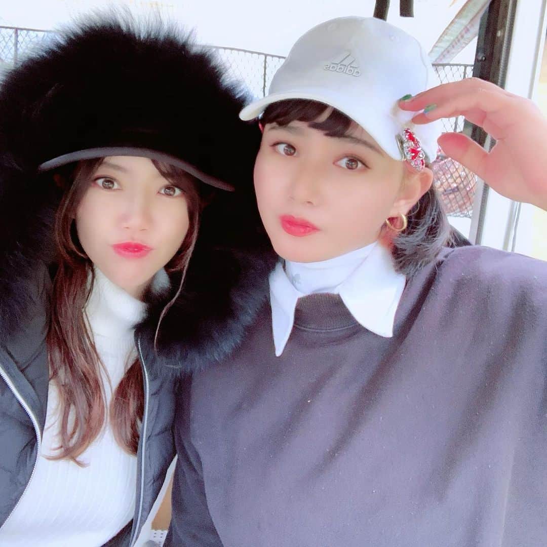 hina2221のインスタグラム：「フードで寒さをしのぎます☺️ 寒いけど冬もたくさんゴルフしていたいな⛳️💕 . . .  #ゴルフ女子 #taylormade #ドライバー#スライス#ゴルフ男子#ゴルフ好きな人と繋がりたい#ゴルフレッスン#ゴルフスイング動画 #練習記録#ゴルフレッスン#ゴルフ練習#ゴルフ#ゴルフ女子#筋トレ女子#ゴルフウェア#ゴルフスイング#スイング動画#ゴルフ好き#インスタゴルフ#スポーツ女子#스포츠#골프#골프웨어#高尔夫#putter#golfgirl#ゴルフジョシ」