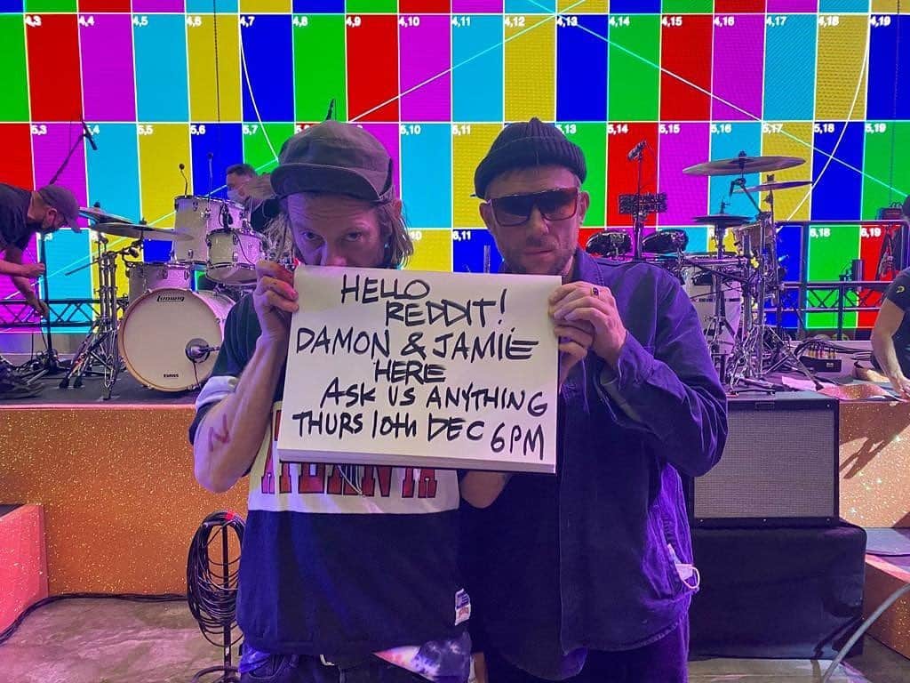 Gorillazさんのインスタグラム写真 - (GorillazInstagram)「It’s happening 😎 Get your questions ready, you’ve got one hour with @damonalbarn and @hewll at 6pm GMT⌛ 👉 https://redd.it/kah082 #AMA #SONGMACHINELIVE」12月11日 2時19分 - gorillaz