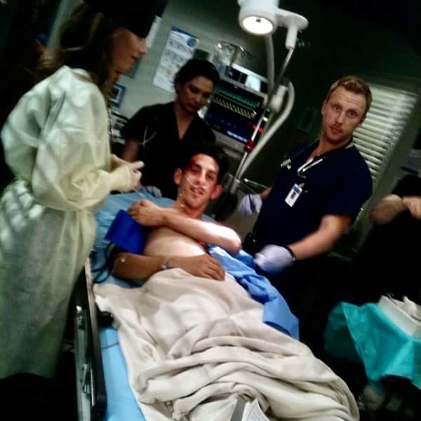 アダム・シャピロのインスタグラム：「#TBT The time @therealkmckidd and @kimraver took such good care of me. #greysanatomy」