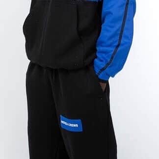 のインスタグラム：「Blue Patchwork jogging   #andreacrews #iamandreacrews #upcycleyourself #upcyclingfashion #hoodiestyle #joggingstyle #upcyclingclothing」