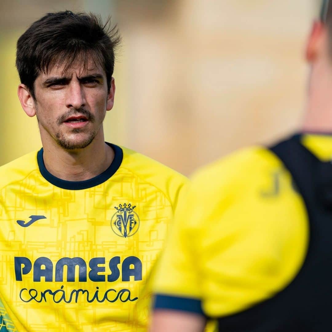 ビジャレアルCFのインスタグラム：「⚽️ @gerard_moreno ⚽️ . #Villarreal #futbol #football #soccer #laliga」